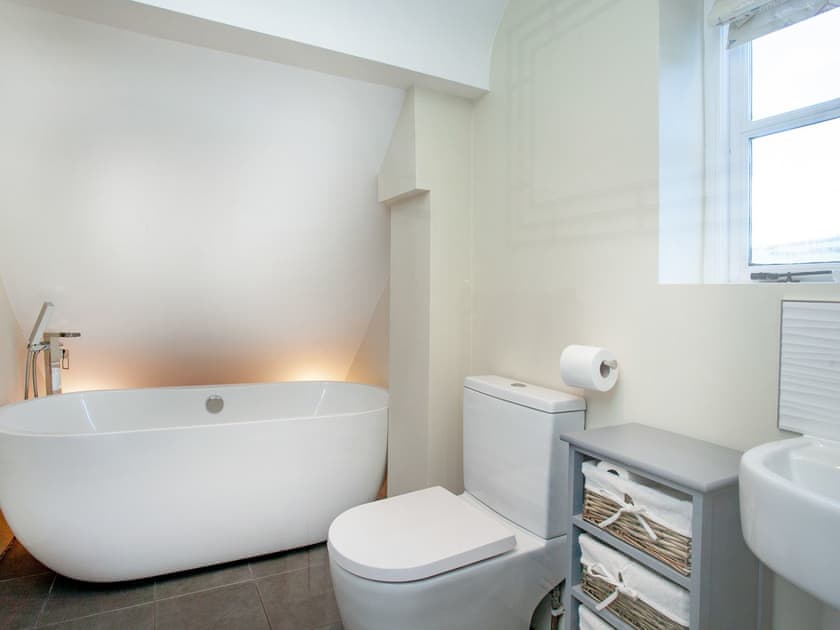 Bathroom | The Barn House, Ugborough