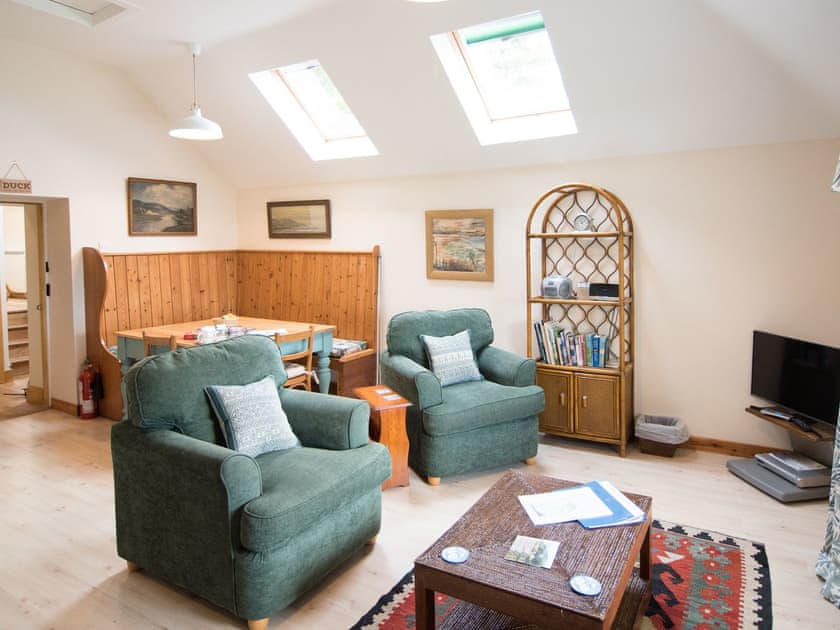 Open plan living space | Coachman’s Bothy - Airds Estate, Port Appin