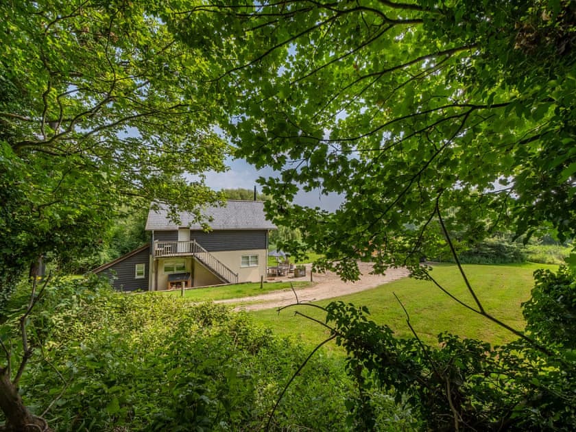 Setting | Belchamp Hall Mill - Belchamp Cottages, Belchamp Walter