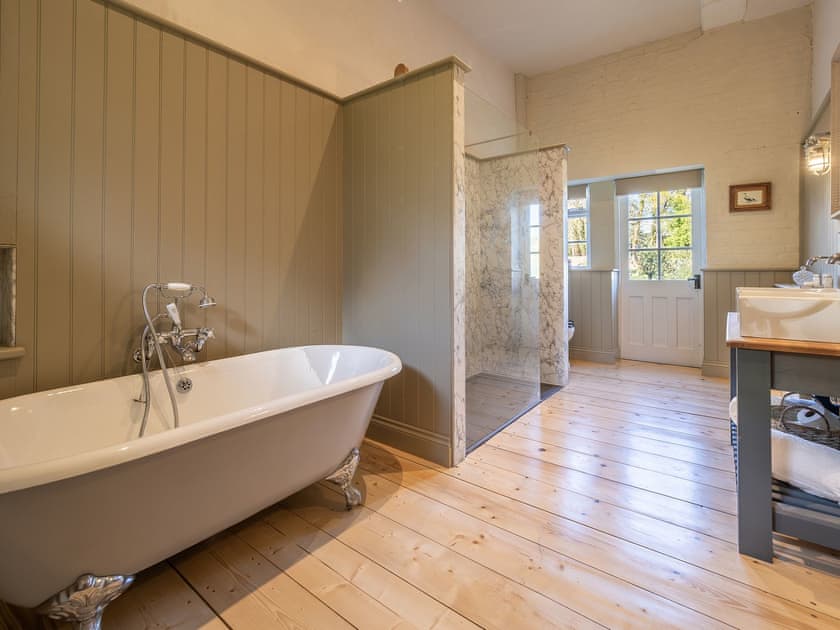 Bathroom | Belchamp Hall Stables - Belchamp Cottages, Belchamp Walter