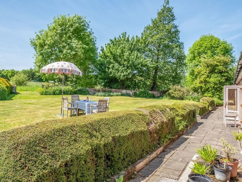 Outdoor eating area | The Calf Pens, Layham
