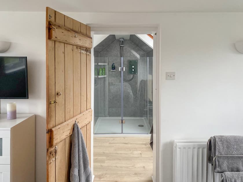 En-suite | Holly Cottage, Palnackie, near Castle Douglas