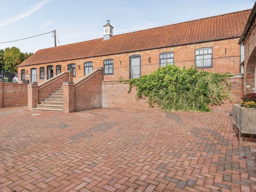 Exterior | Juice Trump - Poachers Hideaway, Belchford