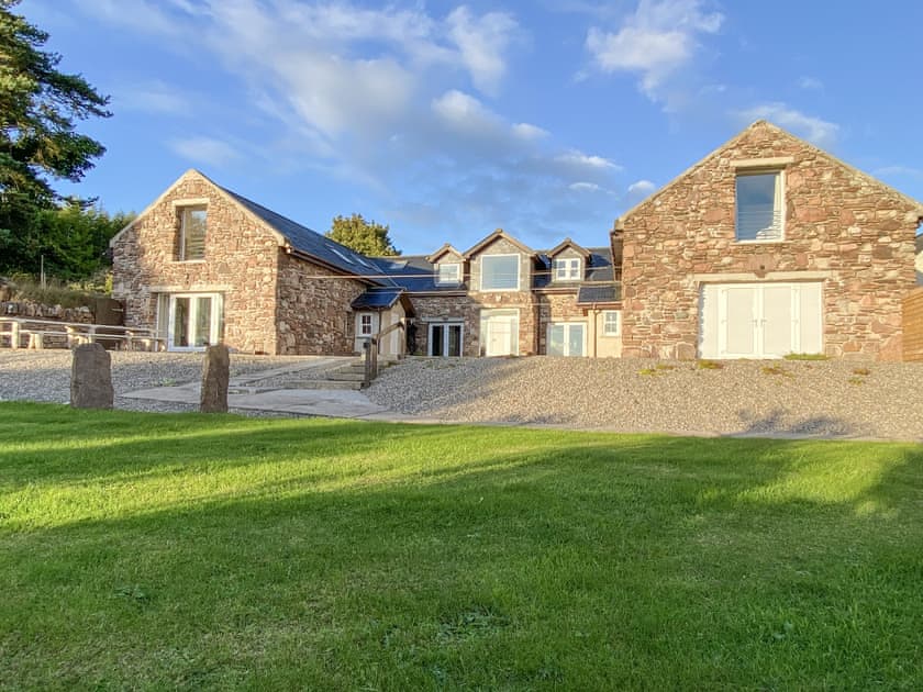 Exterior | House by the Loch, Loch Duntelchaig, near Inverness