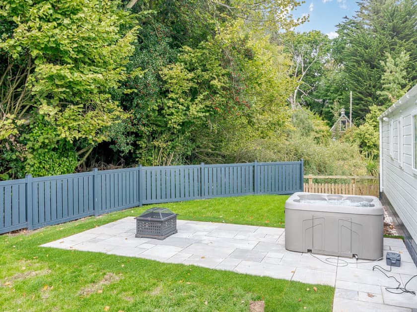 Garden | European Lodge - Lady Edith’s Duo, Scarborough