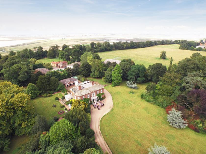 Setting | Walcot Hall, Alkborough, near Scunthorpe