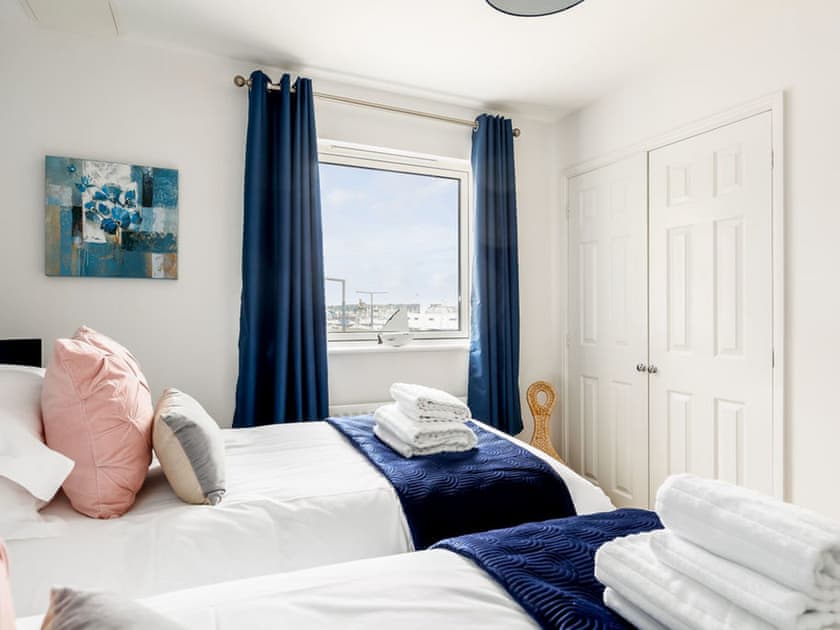Twin bedroom | Harbourside Retreat, Poole
