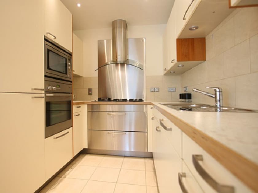 Kitchen area | Jeanneau, Poole