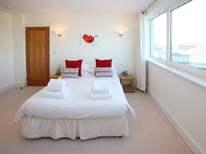 Double bedroom | Jeanneau, Poole
