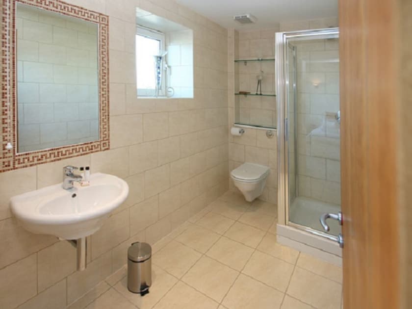Shower room | Jeanneau, Poole