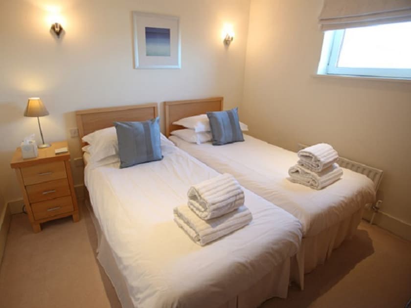 Twin bedroom | Jeanneau, Poole