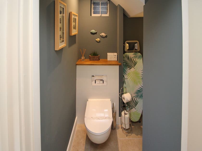 Separate toilet | Lobster Cottage, Poole