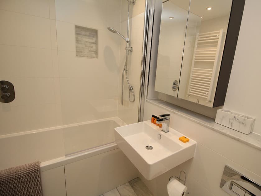Bathroom | Lobster Cottage, Poole
