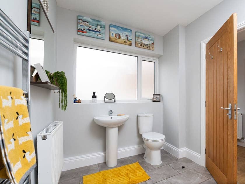 Bathroom | Ashville Lodge - Ashville Houses, Scarborough