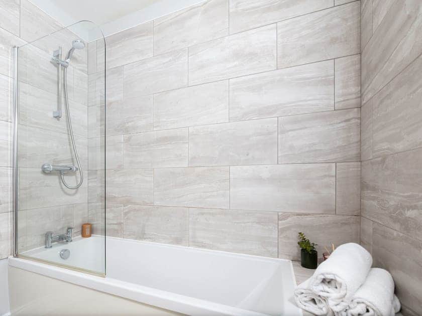 Bathroom | Ashville Lodge - Ashville Houses, Scarborough
