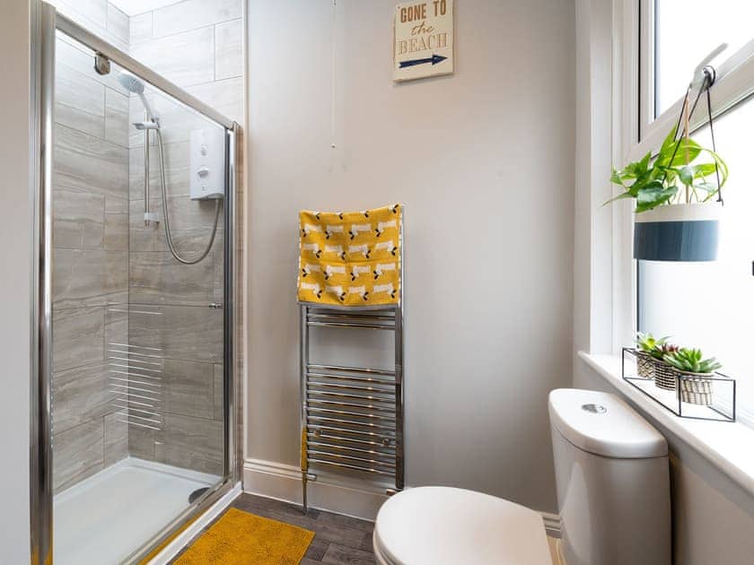 Shower room | Ashville Lodge - Ashville Houses, Scarborough