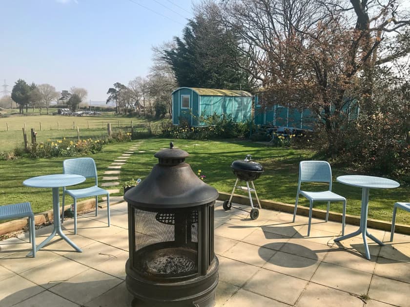 Outdoor area | Meadowsweet - Treetops Retreats, Hailsham