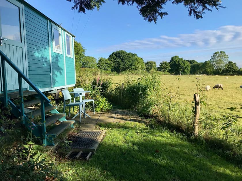 Exterior | Heartsease - Treetops retreat, Hailsham