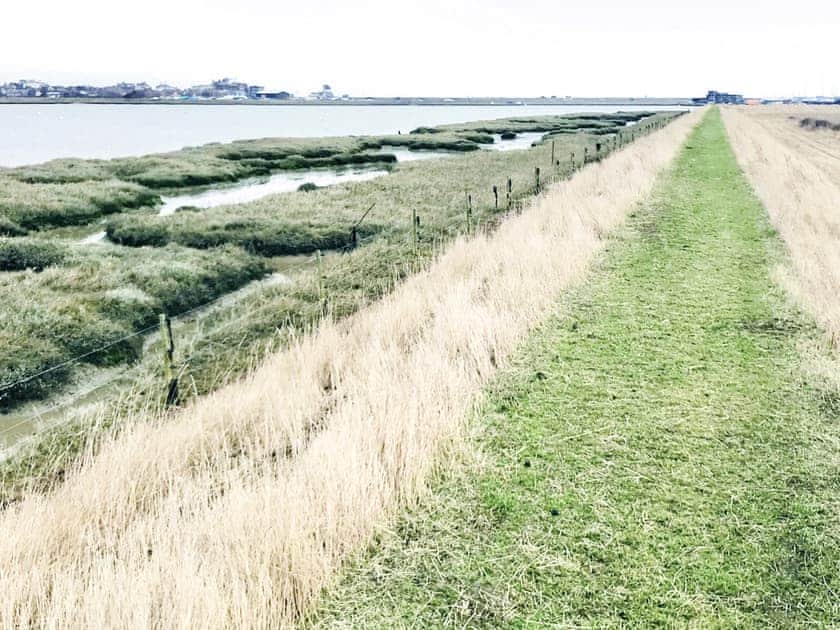 River and coastal walks in the surrounding area | Valley Farm Cottage - Valley Farm Cottages, Sudbourne, near Orford