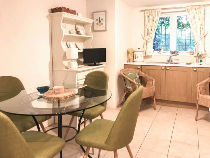 Kitchen/diner | Goodwood Coach House, Chichester