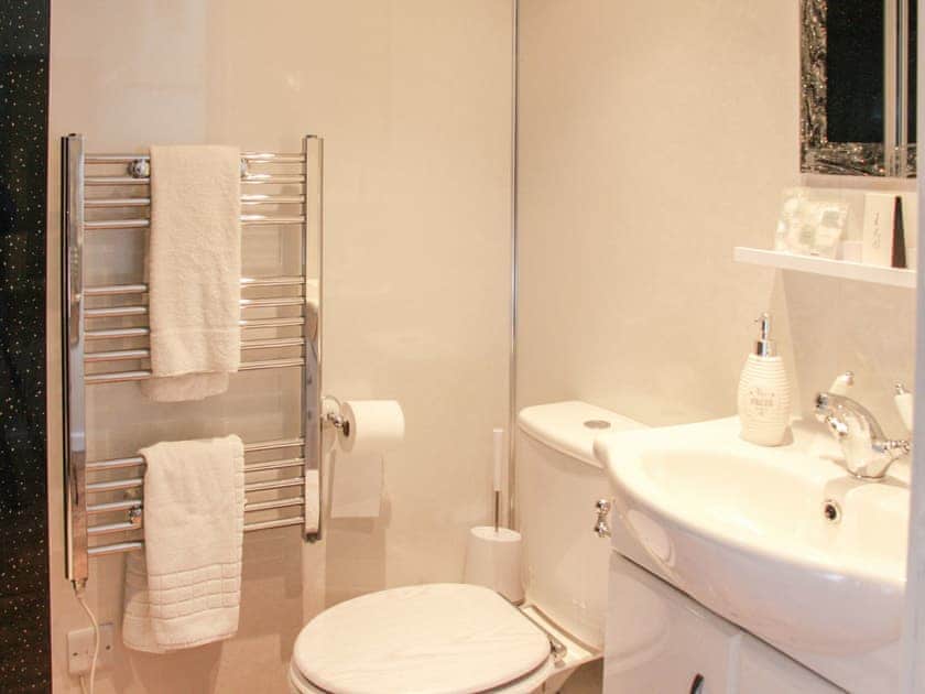 Shower room | The Beehive, Mundesley