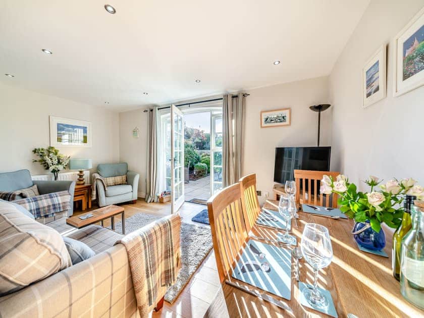 Living room/dining room | Cobblestone Cottage, Seahouses