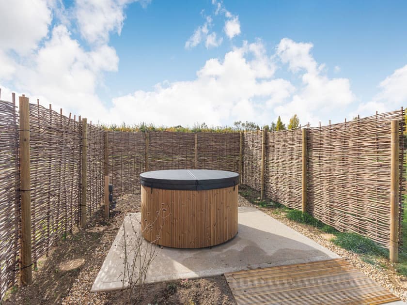 Hot tub | Daisy Lodge - Meadow Lodges - Daisy Lodge, Boothby Pagnell