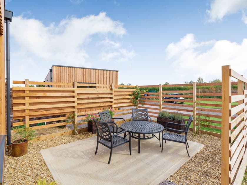 Patio | Daisy Lodge - Meadow Lodges - Daisy Lodge, Boothby Pagnell