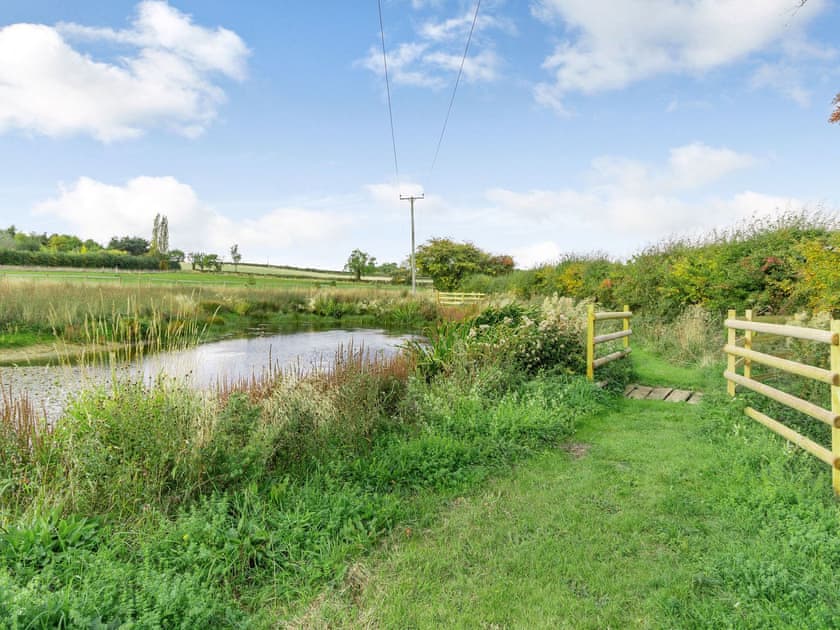 Garden and grounds | Daisy Lodge - Meadow Lodges - Daisy Lodge, Boothby Pagnell