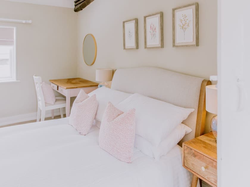 Double bedroom | The Farmhouse at Polehanger, Shefford