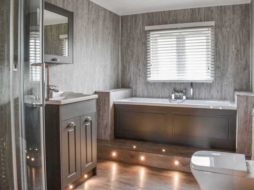 En-suite | The Oaks - Oaklands Country Park, Great Strickland