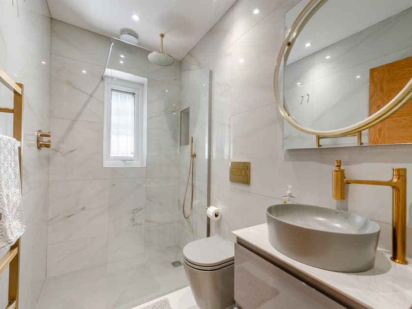 Shower room | Lux Cottage - Shreyas Cottages, Clayton Le Dale