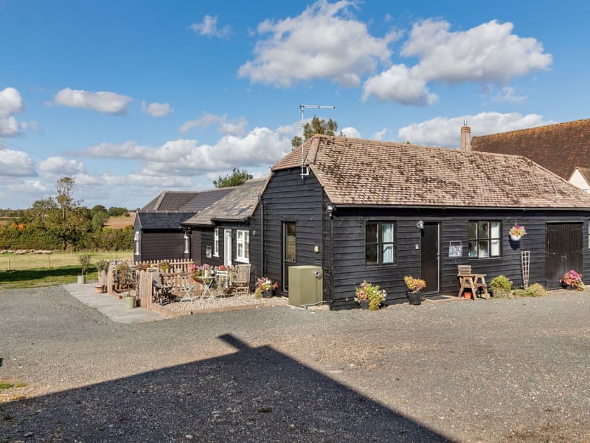 Exterior | Converted Stable No 1 - Sorrels Farm , Great Sampford, near Saffron Walden