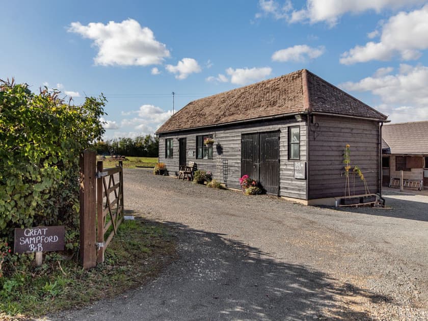 Setting | Converted Stable No 1 - Sorrels Farm , Great Sampford, near Saffron Walden
