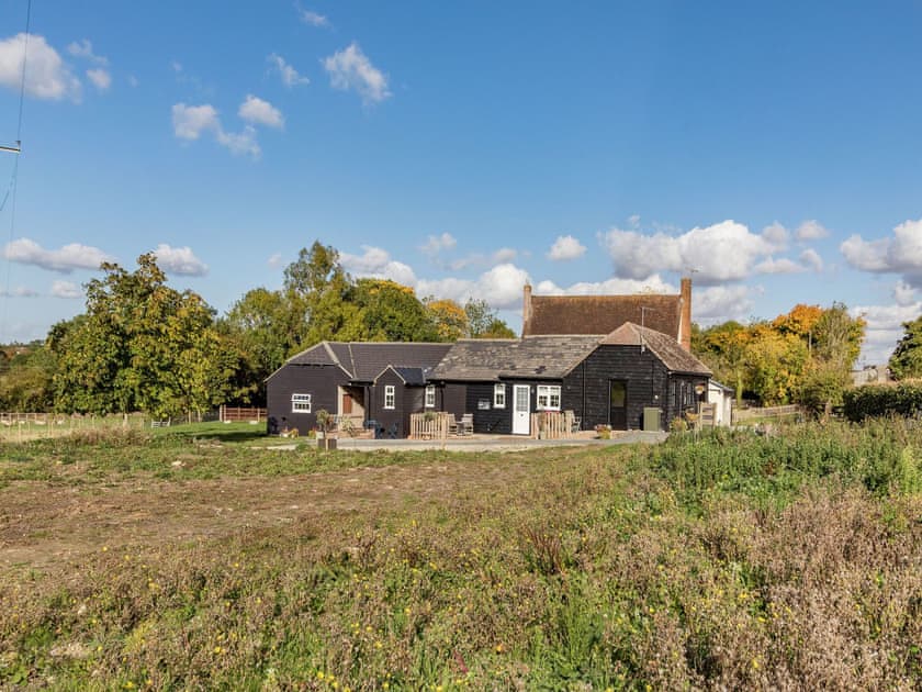 Setting | Converted Stable No 1 - Sorrels Farm , Great Sampford, near Saffron Walden