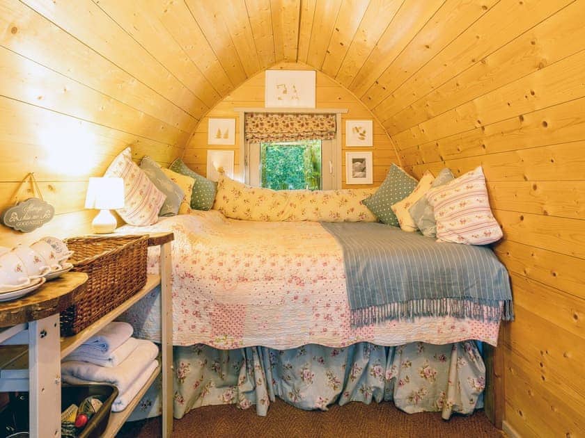 Interior | Daisy - Hollington Park Glamping, Woolton Hill, nr Newbury