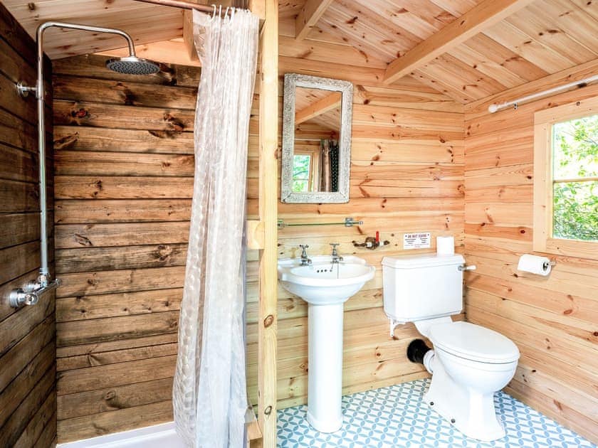 On-site amenities | Daisy - Hollington Park Glamping, Woolton Hill, nr Newbury