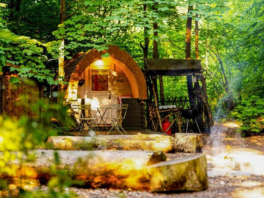 Exterior | Bluebelle - Hollington Park Glamping, Woolton Hill, nr Newbury