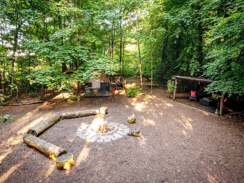 Setting | Bluebelle - Hollington Park Glamping, Woolton Hill, nr Newbury