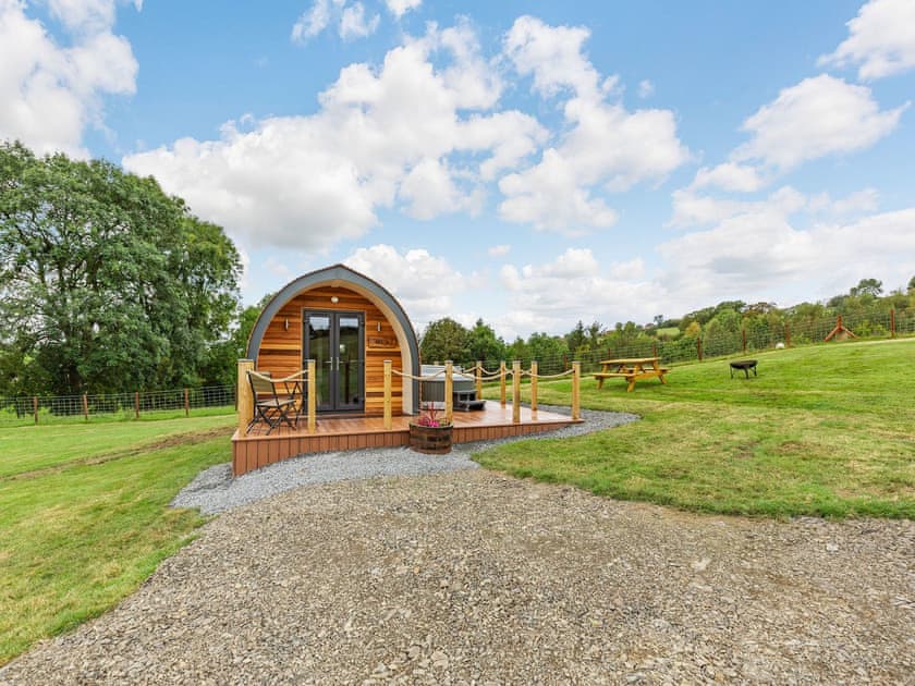 Setting | Brook Valley Glamping-Beech - Brook Valley Glamping, Llanfair Caereinion