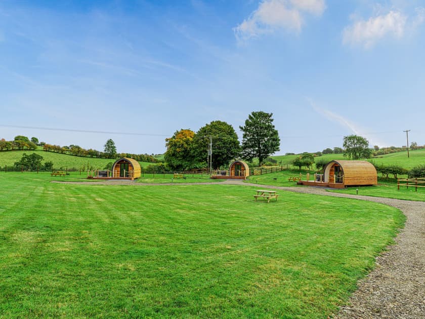 Setting | Brook Valley Glamping-Oak - Brook Valley Glamping, Llanfair Caereinion