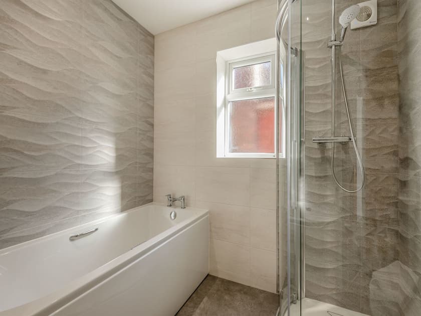 Bathroom | Sea Glimpse, Arundel