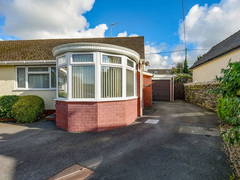 Exterior | Maldwyn, Tywn
