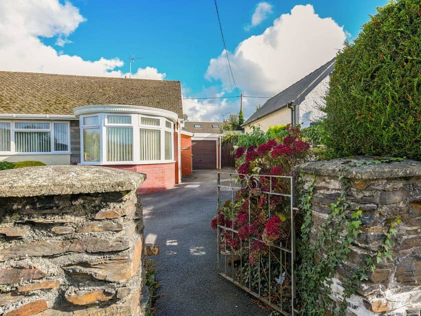 Exterior | Maldwyn, Tywn
