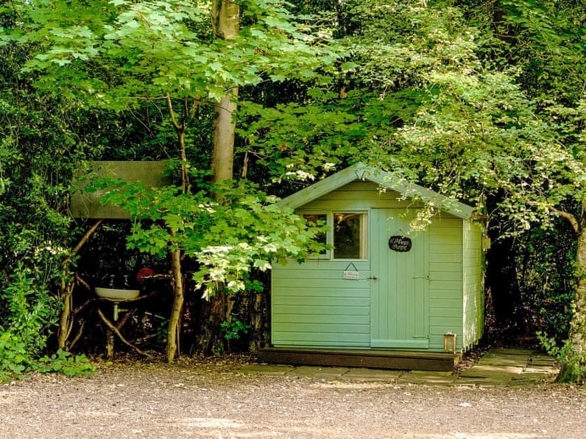 On-site amenities | Moroccan - Hollington Park Glamping, Woolton Hill, nr Newbury