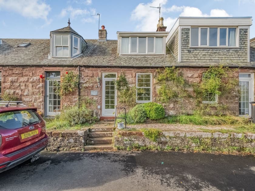 Exterior | Auntie Sheila’s Cottage, Balfron Station, near Glasgow
