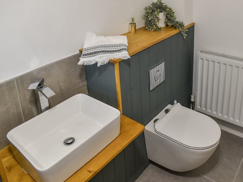 Bathroom | Railway Cottage, Thirsk