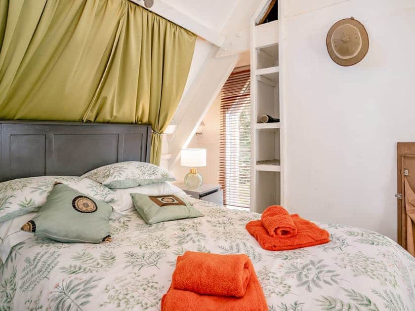 Double bedroom | Pistyll Bach - Eco Retreats, Capel Isaac