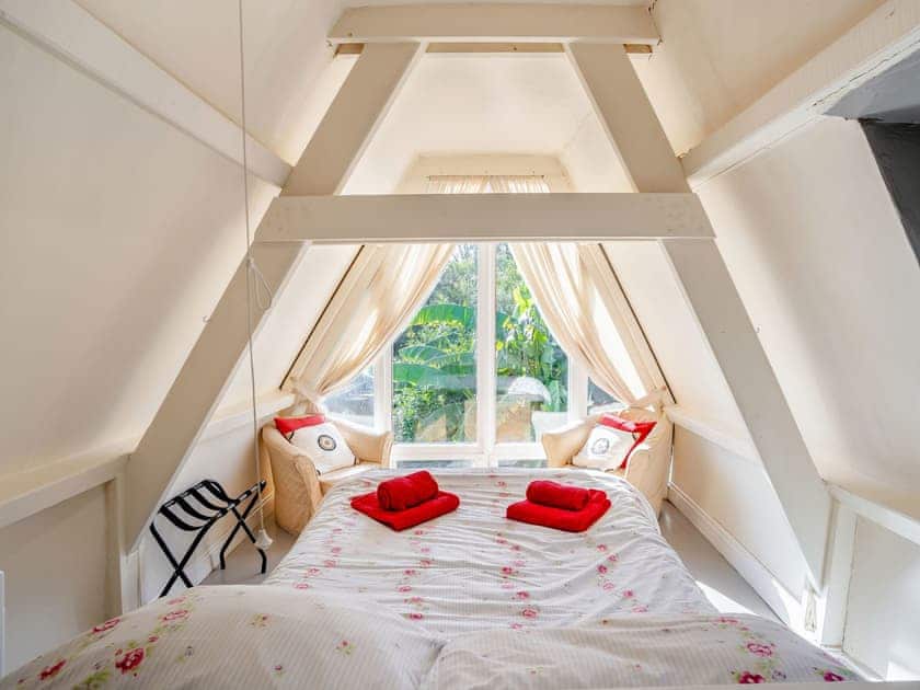 Double bedroom | Pistyll Bach - Eco Retreats, Capel Isaac