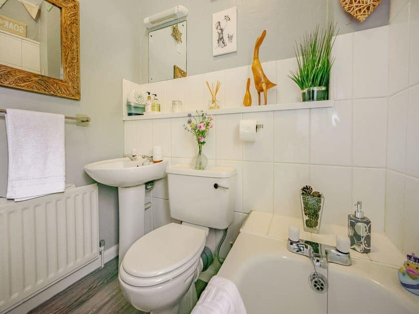 Bathroom | Hazel’s Cottage, Keswick